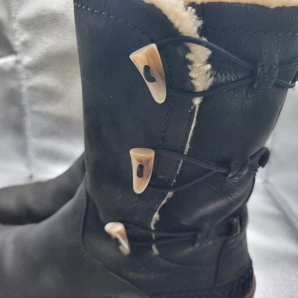 Ugg Kona Women Size 8 Black Leather Shearling Lined Boots Mid Calf Toggle